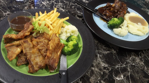 Chef Henry Ribs House