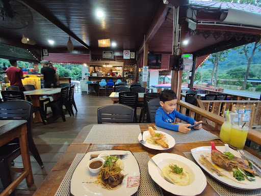 ROUTE 113 ANJUNG CAFE