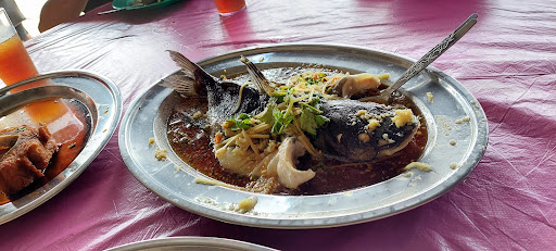 Restoran Kolam Ikan 鱼塘小食馆