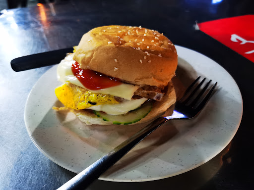 Pa' Ein Burgers & All
