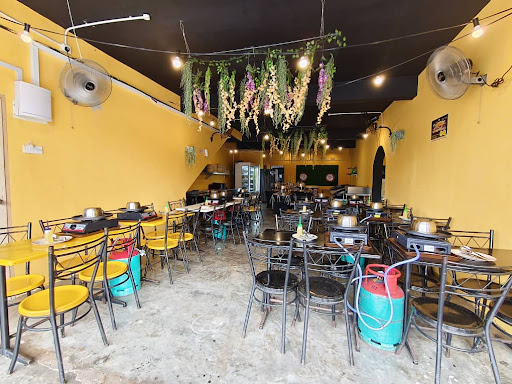 MAMAMIA STEAMBOAT & GRILL @ MASJID TANAH