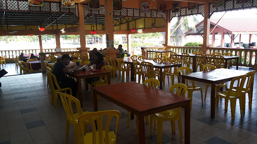 Restoran Ikan Bakar Terapung Fort Supai
