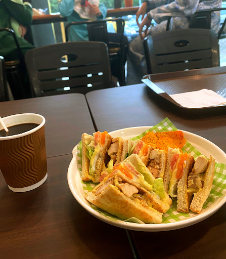 Kafe Banat Sandwich, Nilai