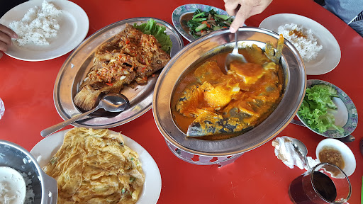 Azmi Steam Fish (Azmi Ikan Stim Tempoyak - Kuala Lipis) Azmi Steam Fish (Azmi Ikan Stim Tempoyak - Kuala Lipis)