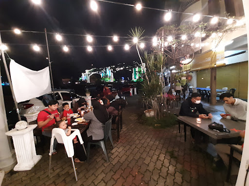 Deβ Western Corner Medan Warisan Deβ Western Corner Medan Warisan