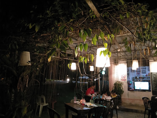 Along Burgers & Western