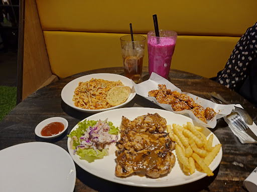 Mad Bites Cafe