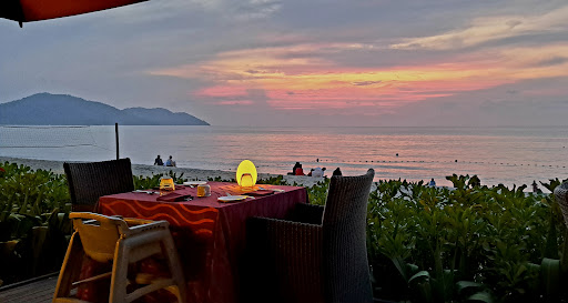 Gustoso & Gustoso By The Beach