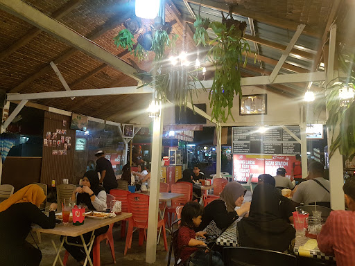Pak Mid Cafe