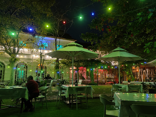 32Mansion / Beach Blanket Babylon