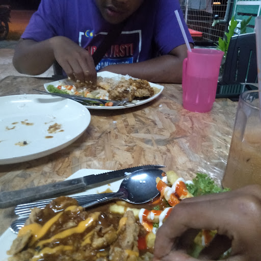 D Mama Western & Tomyam