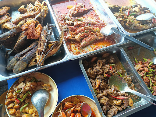 Kedai makan Eryza ( man lobir )