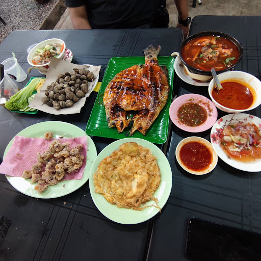 Warung Ikan Bakar 3557 & Western Food