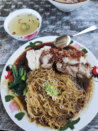 Tham's Family Restaurant