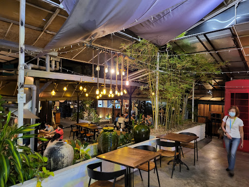 Le Gardenz Cafe