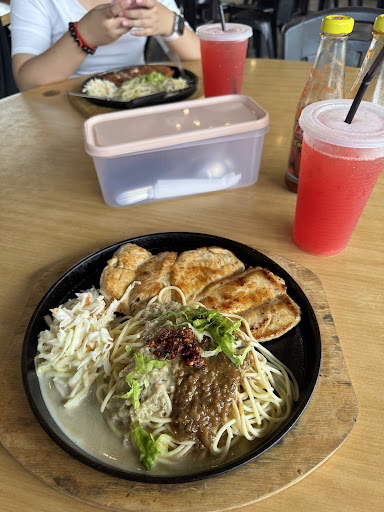 Boom boom bus western food Boom boom bus western food