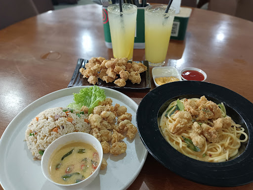 Hungrezy Cafe & Restaurant