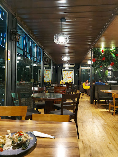 MAYEL'S 19 Cafe & Dessert