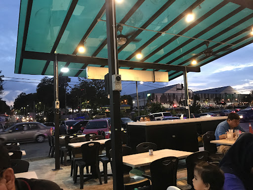 Der' Cabin Bistro Perling