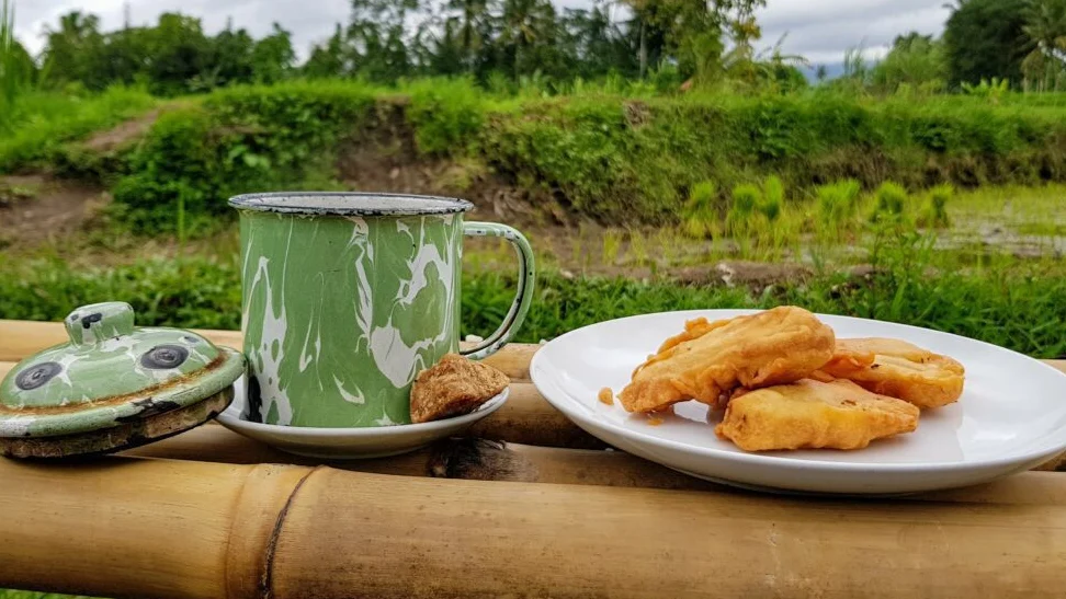 goreng pisang dtepian sawah